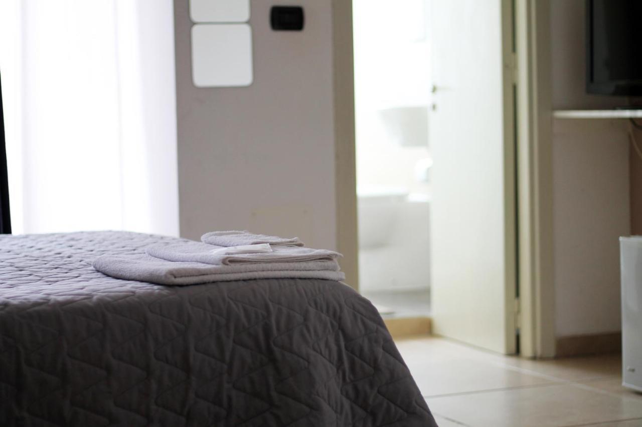 B&B Duca Lecce Bagian luar foto