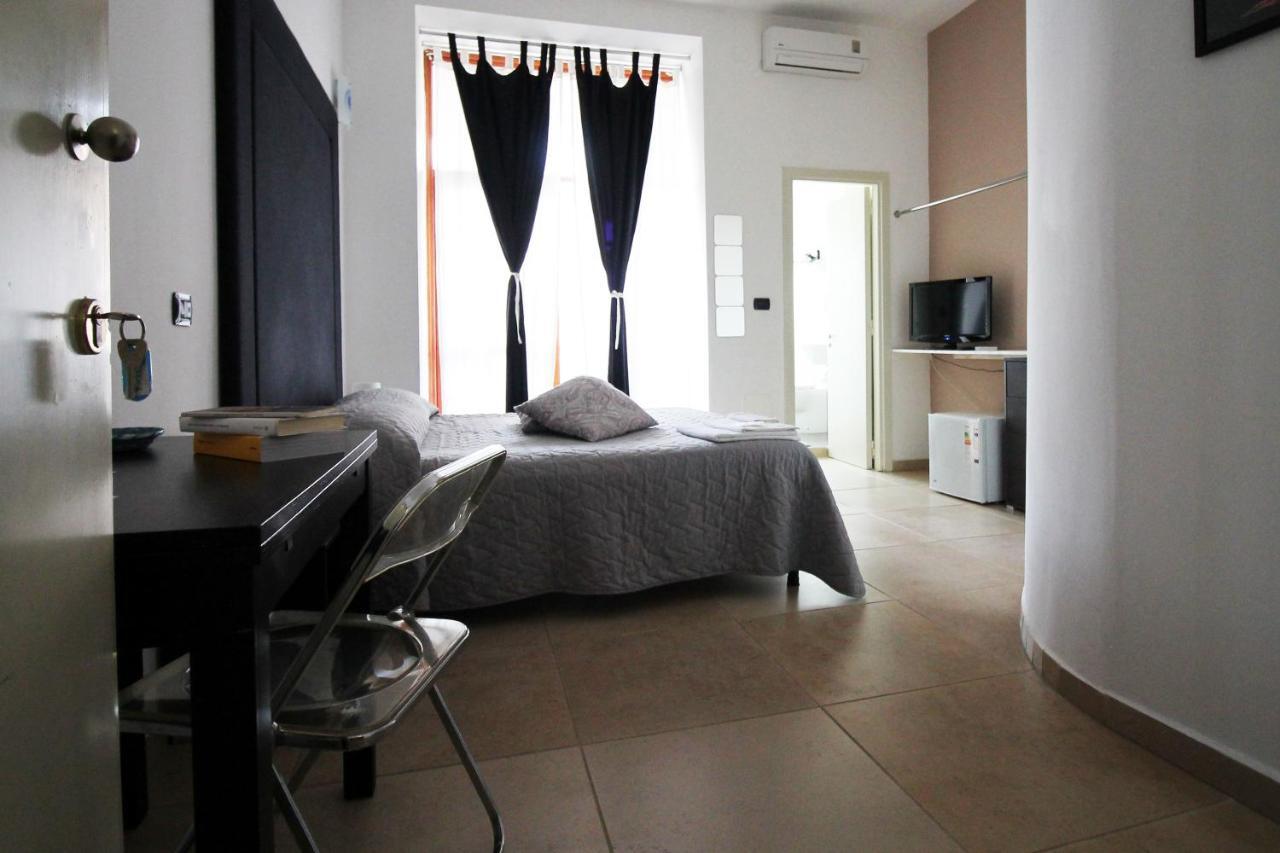 B&B Duca Lecce Bagian luar foto