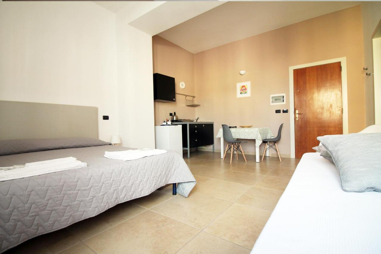 B&B Duca Lecce Bagian luar foto